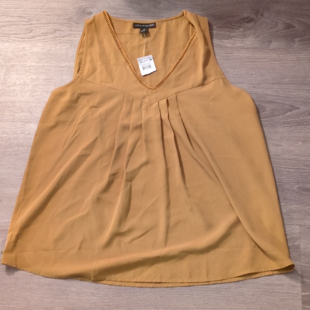 A Pea In The Pod Gold Tank Blouse Size Medium